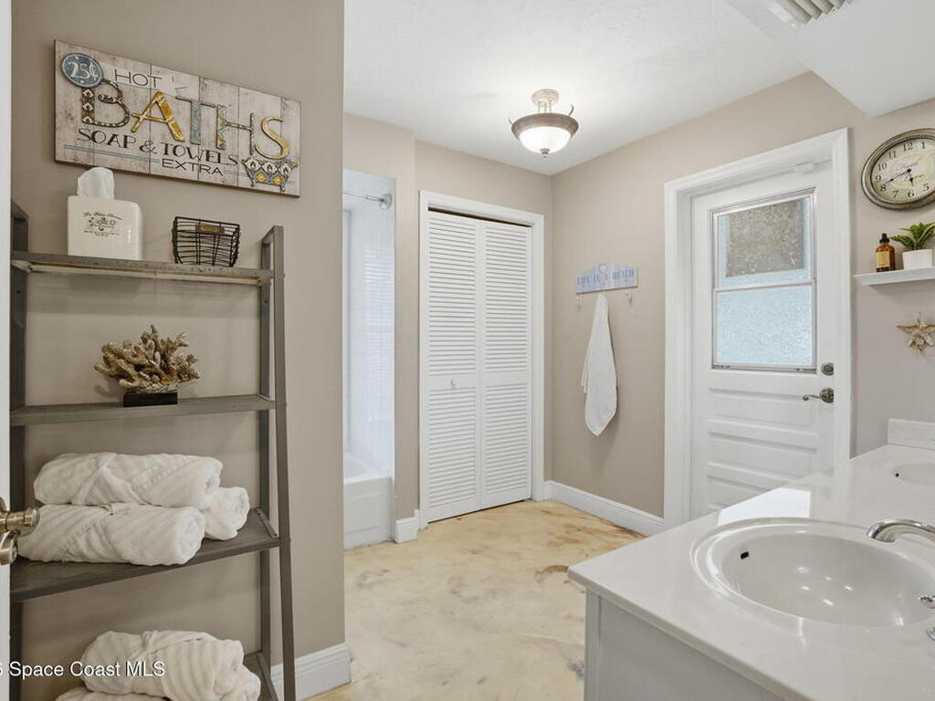 523 Peregrine Drive, Indialantic, FL 32903