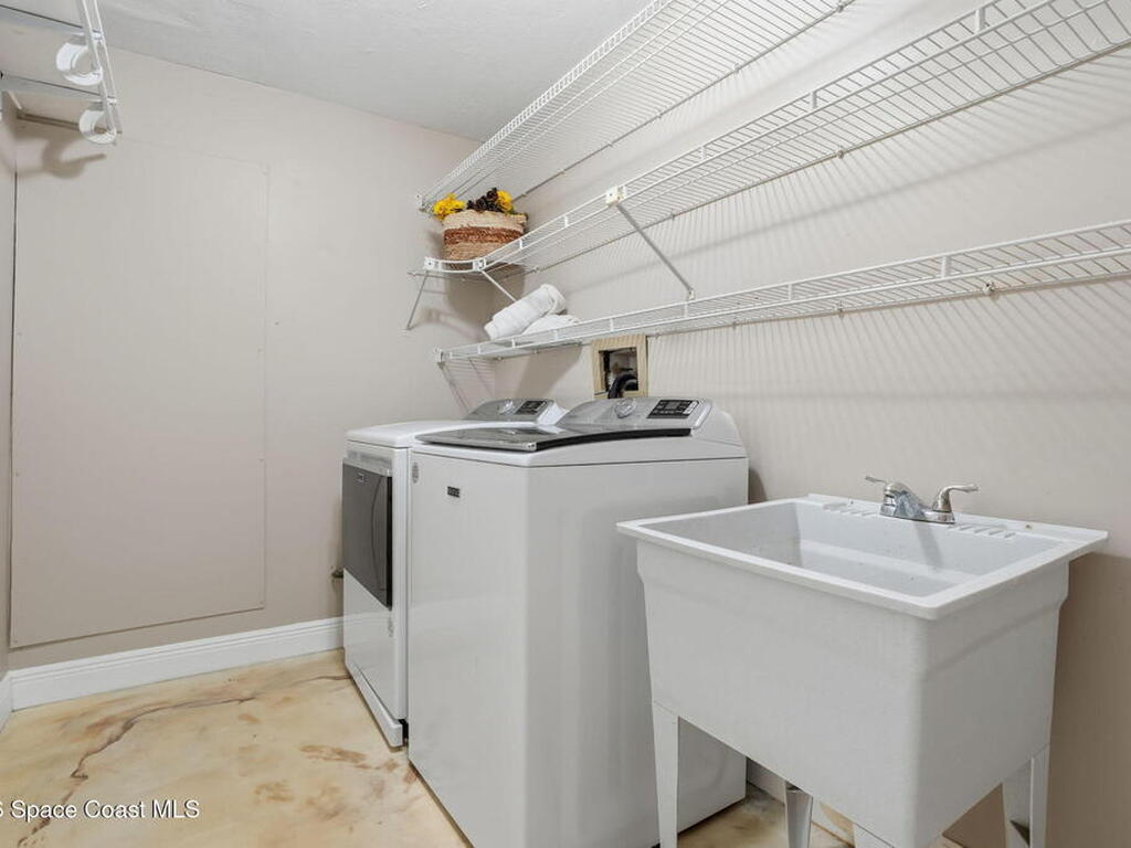 523 Peregrine Drive, Indialantic, FL 32903