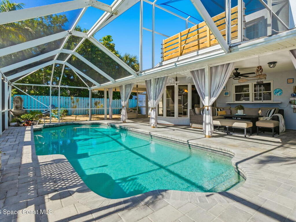 523 Peregrine Drive, Indialantic, FL 32903