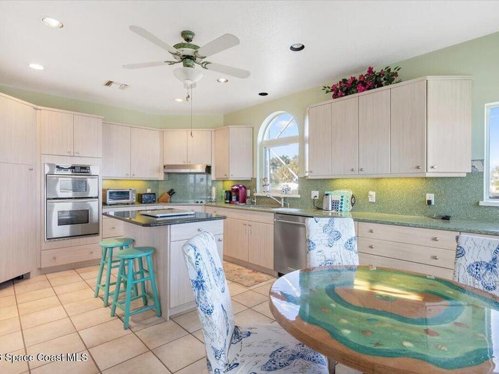 2 Sea Horse Lane, Vero Beach, FL 32960