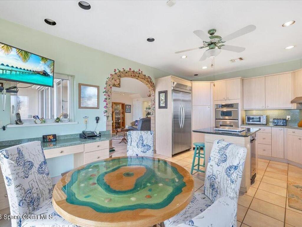 2 Sea Horse Lane, Vero Beach, FL 32960