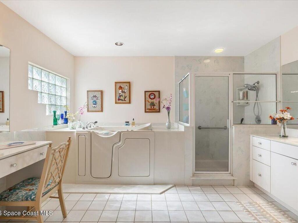 2 Sea Horse Lane, Vero Beach, FL 32960