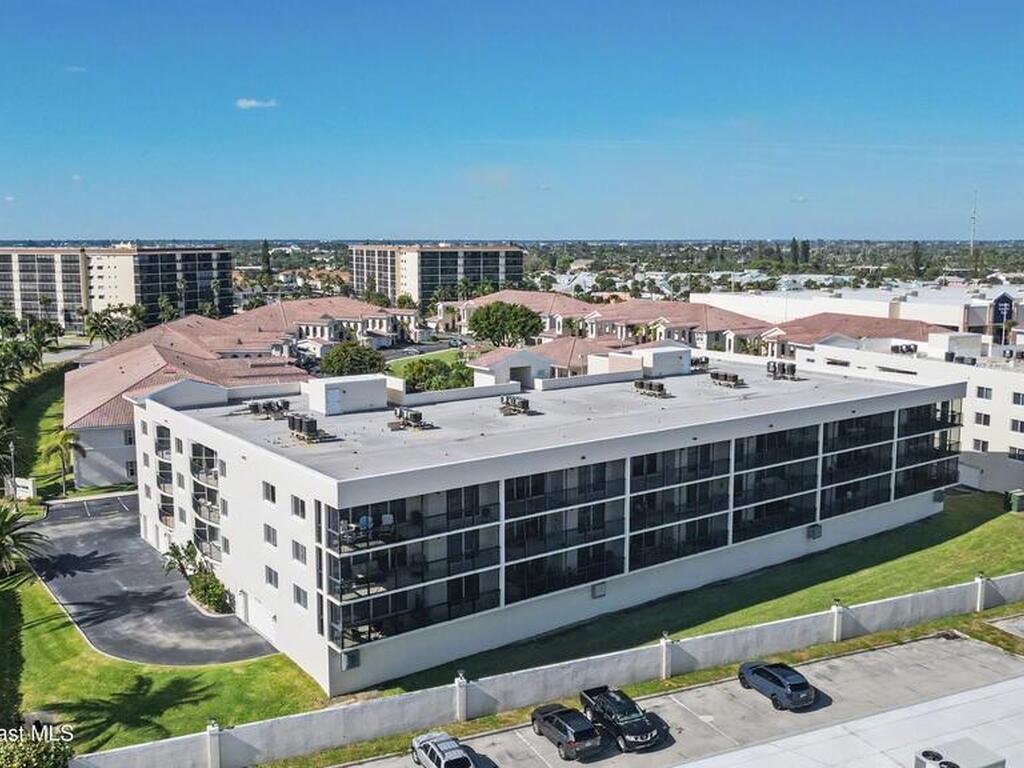 121 Lancha Circle, Satellite Beach, FL 32937