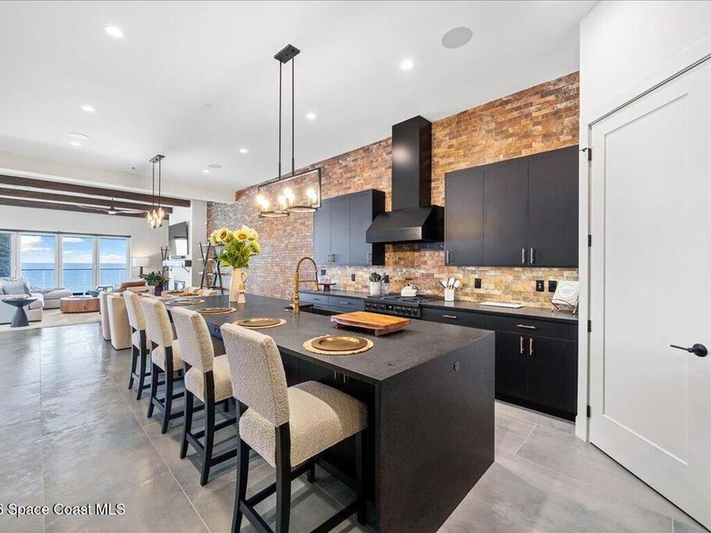 2765 N Highway A1a, Indialantic, FL 32903