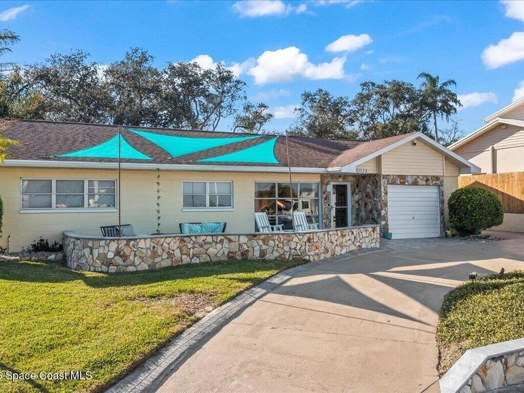 2123 N Indian River Drive, Cocoa, FL 32922