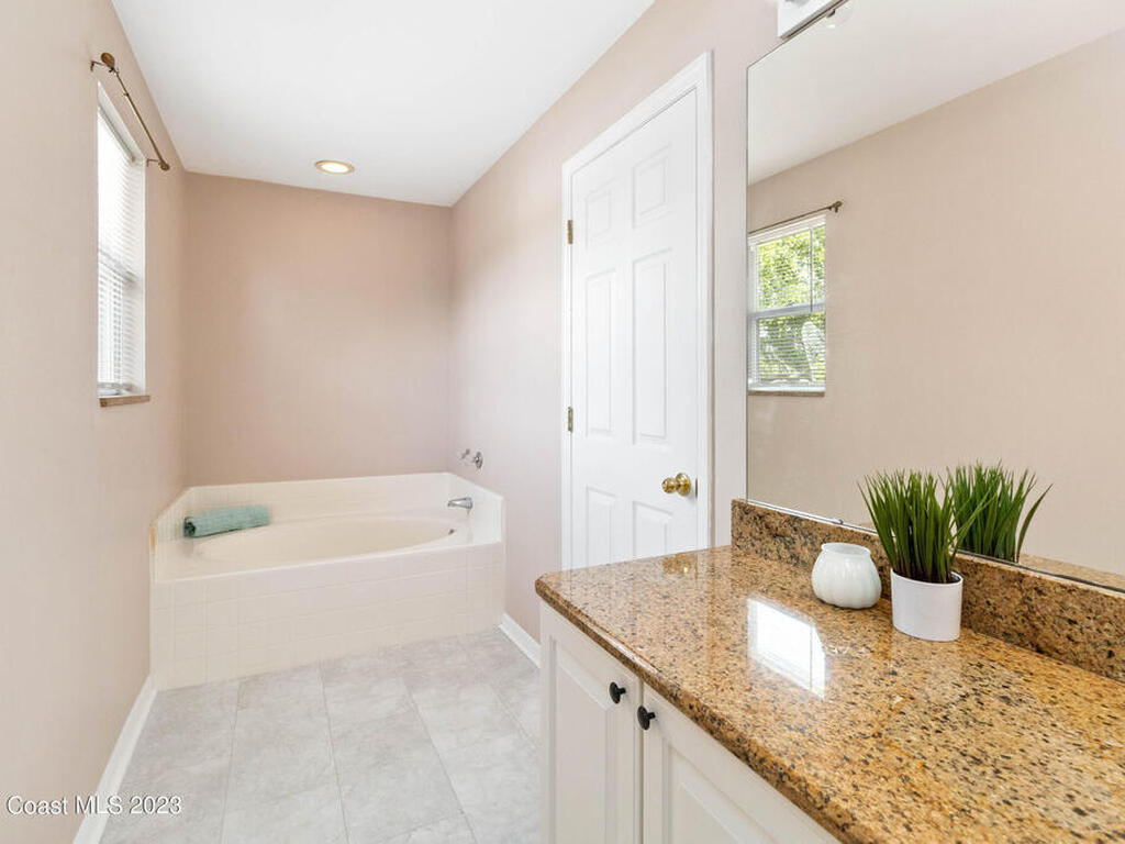 1531 Vista Lake Circle, Melbourne, FL 32904