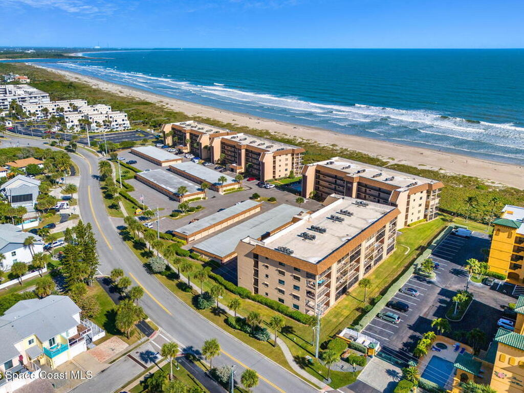 8498 Ridgewood Avenue, Cape Canaveral, FL 32920