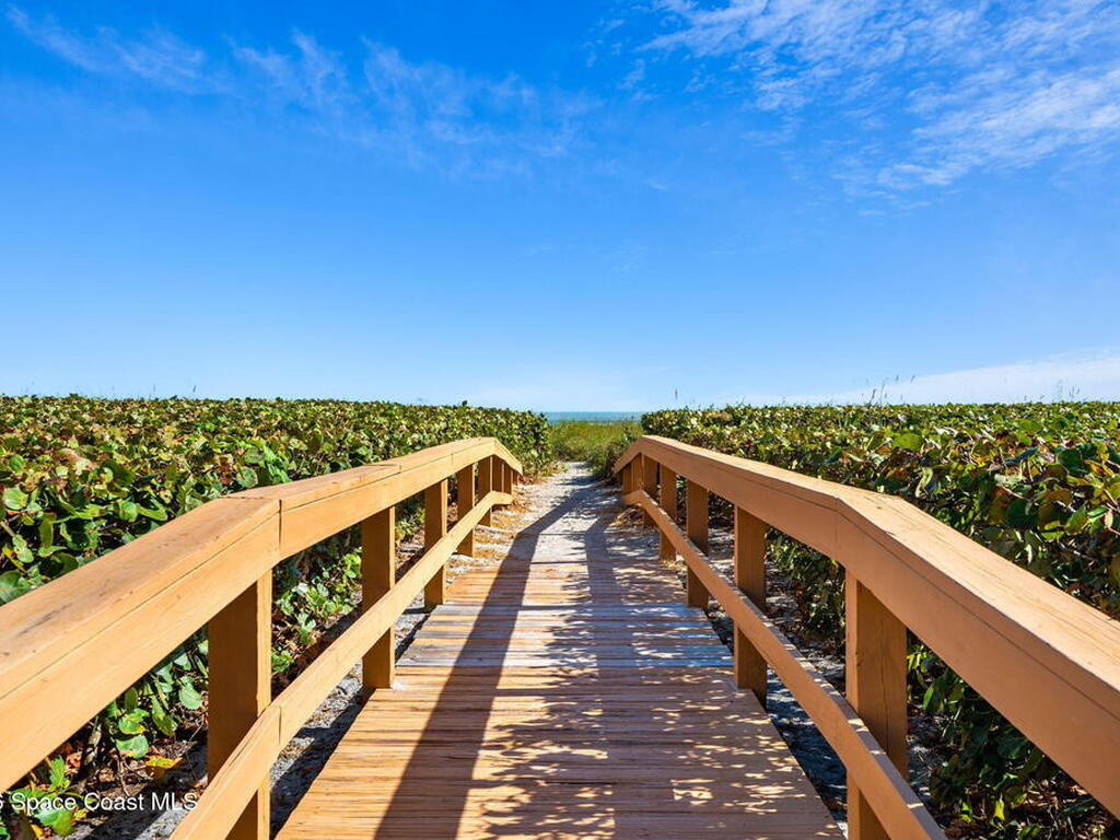 8498 Ridgewood Avenue, Cape Canaveral, FL 32920