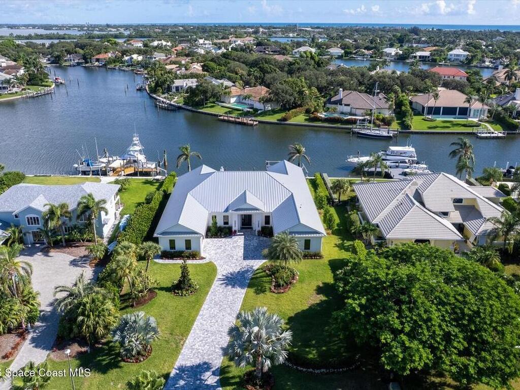 1806 Mooringline Drive, Vero Beach, FL 32963