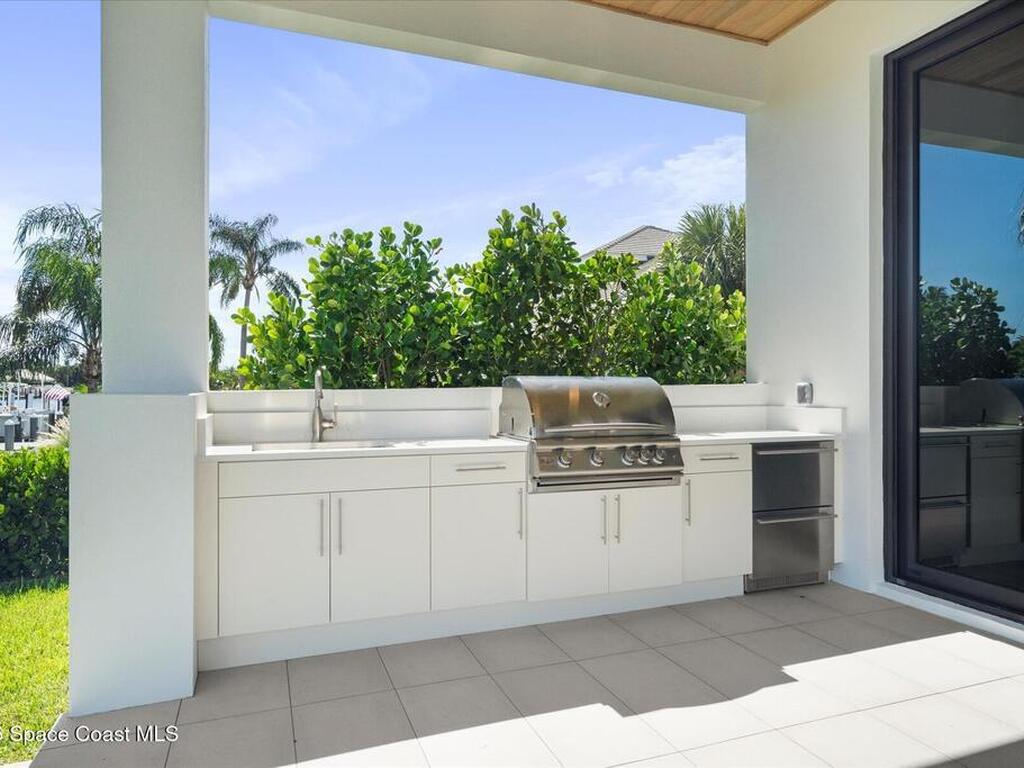 1806 Mooringline Drive, Vero Beach, FL 32963