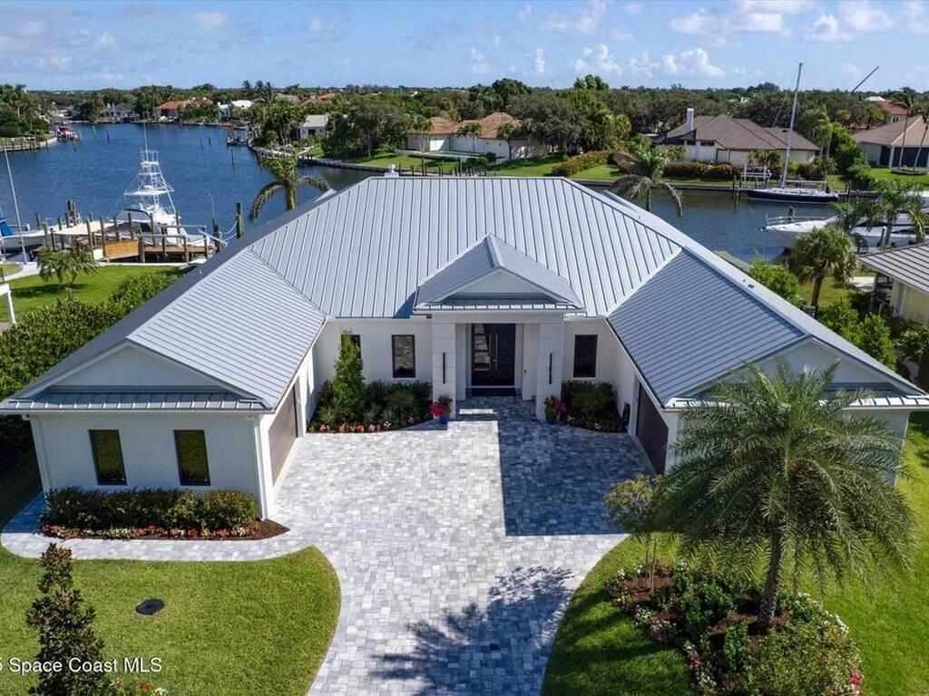 1806 Mooringline Drive, Vero Beach, FL 32963