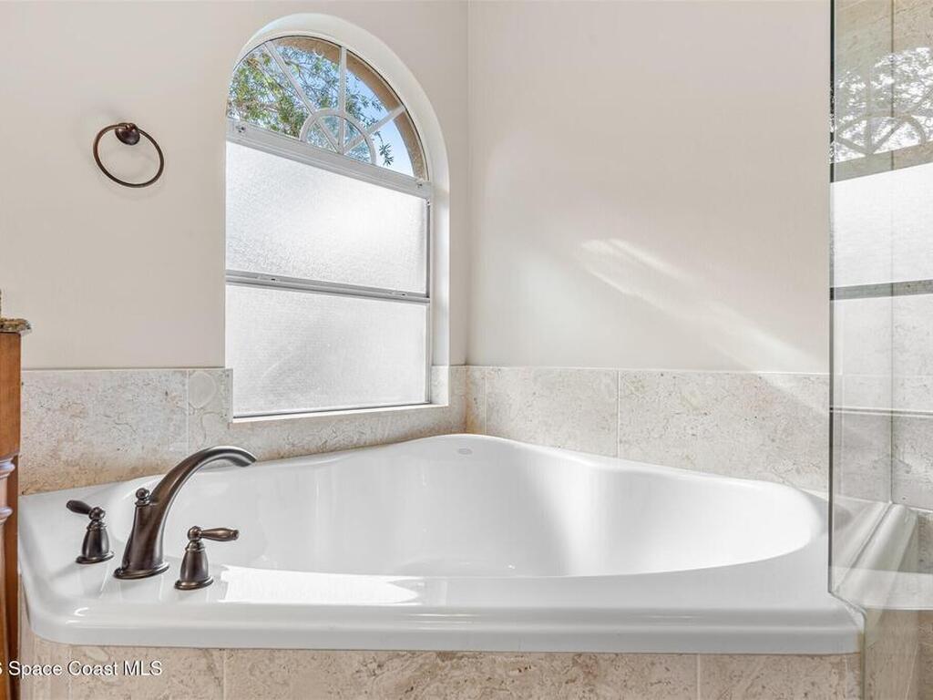 8033 Kingswood Way, Suntree, FL 32940