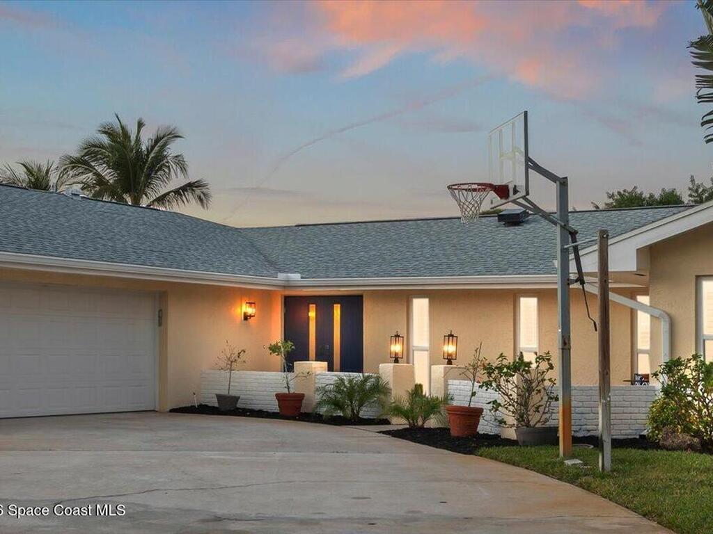 808 Puesta Del Sol Plaza, Indialantic, FL 32903