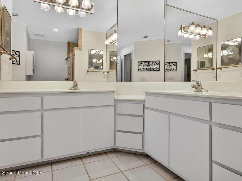 1607 Parkside Place, Indian Harbour Beach, FL 32937