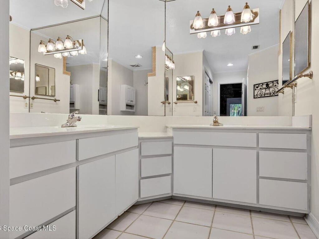 1607 Parkside Place, Indian Harbour Beach, FL 32937