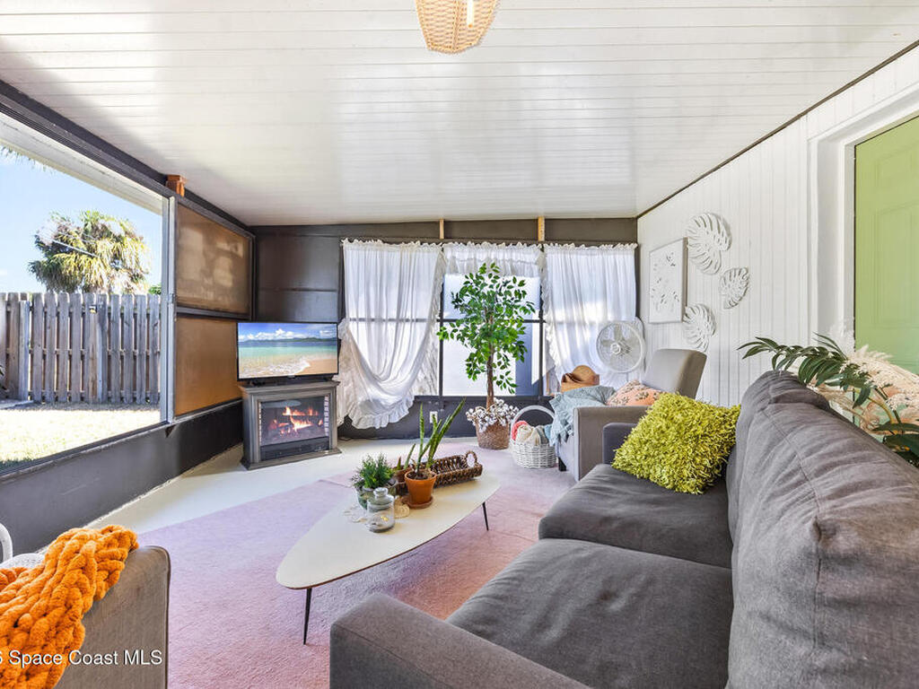 229 NE 1st Street, Satellite Beach, FL 32937