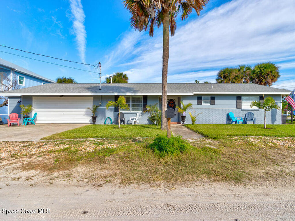 922 Locust Street, New Smyrna Beach, FL 32169