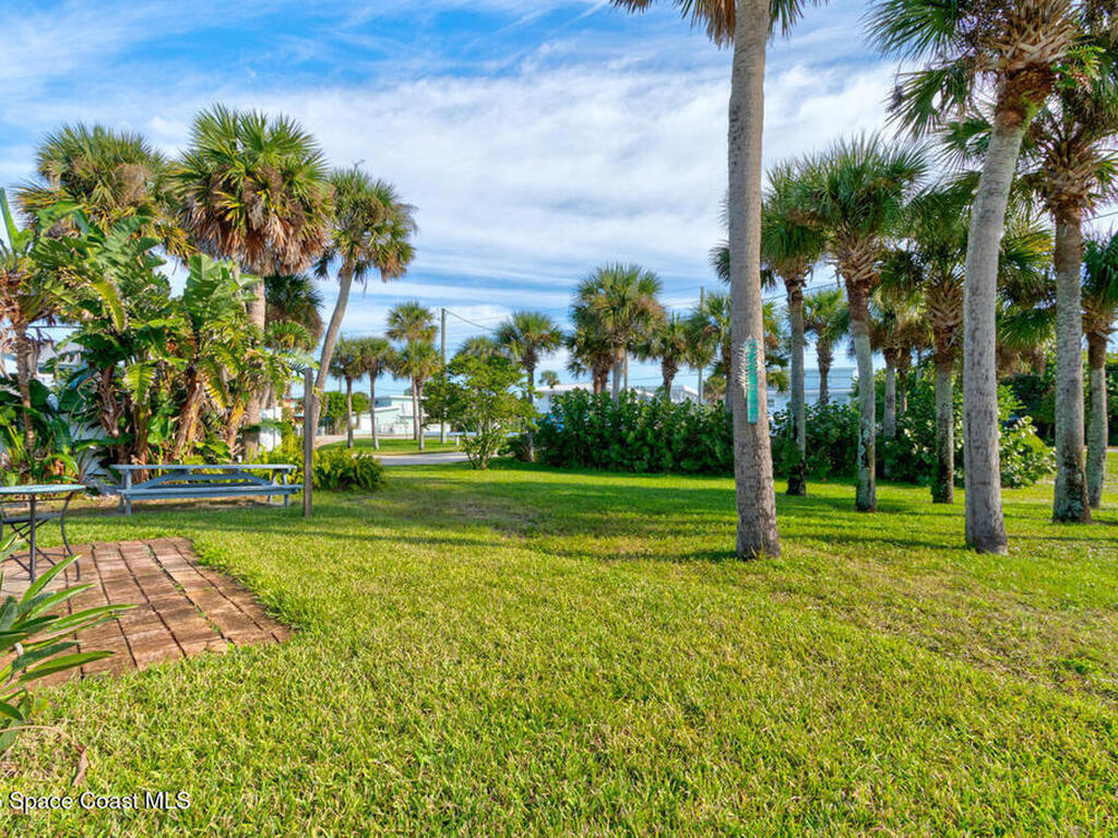 922 Locust Street, New Smyrna Beach, FL 32169