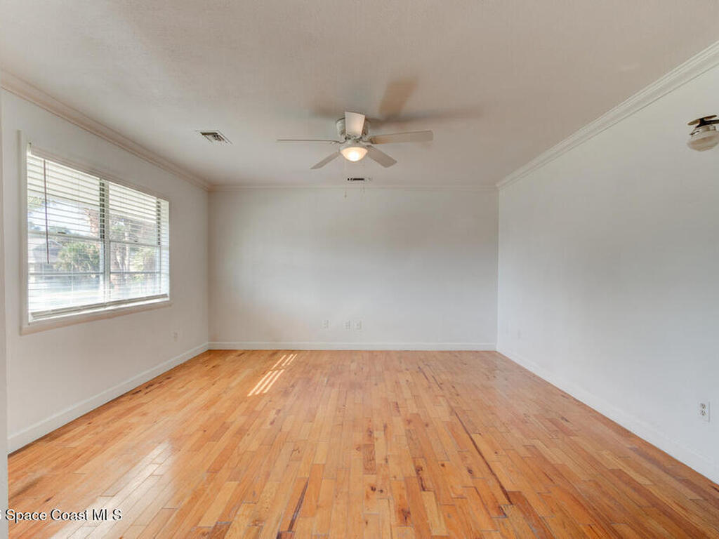 922 Locust Street, New Smyrna Beach, FL 32169