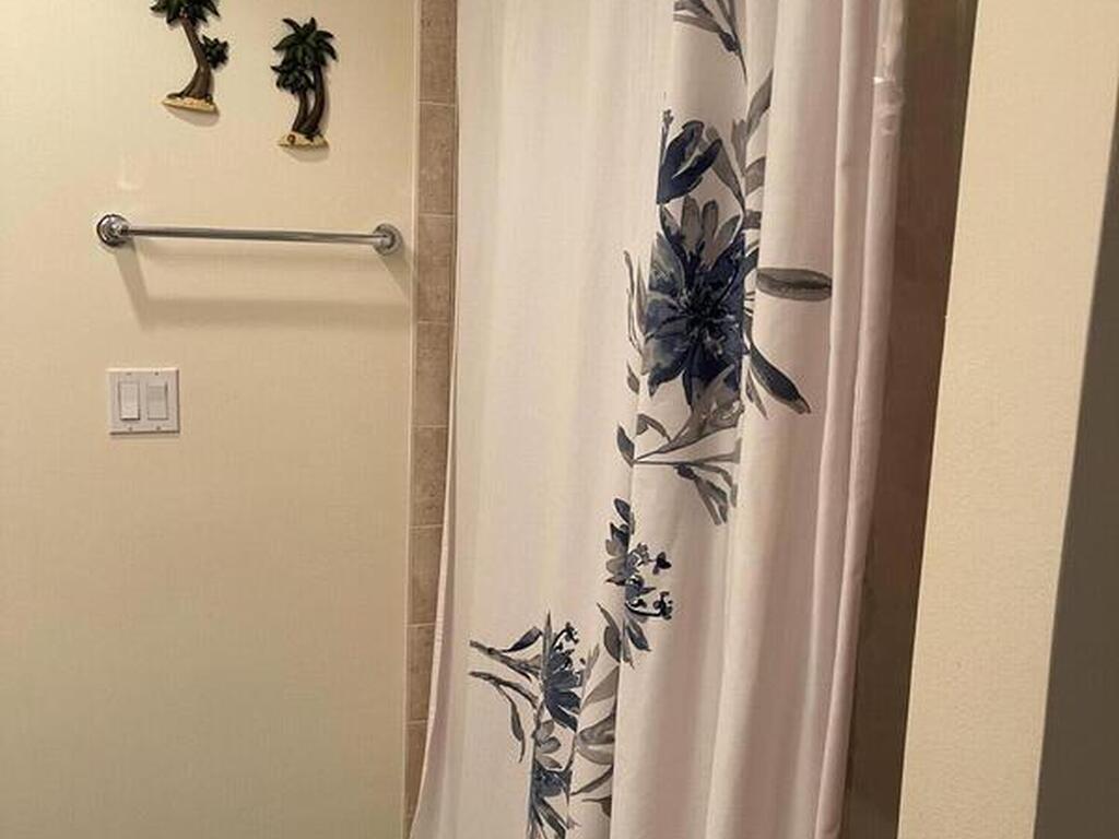 7 Indian River Avenue, Titusville, FL 32796