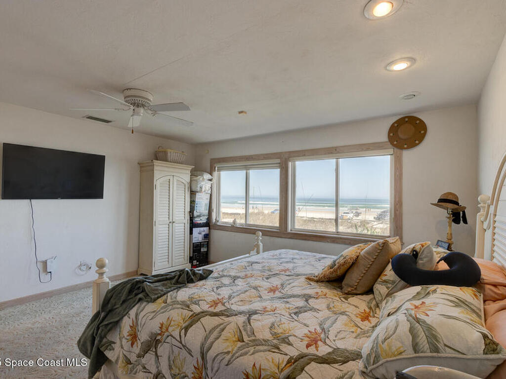 921 N Atlantic Avenue, New Smyrna Beach, FL 32169