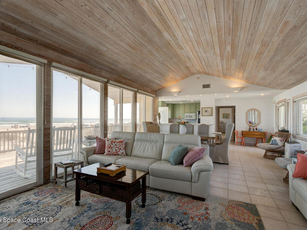 921 N Atlantic Avenue, New Smyrna Beach, FL 32169