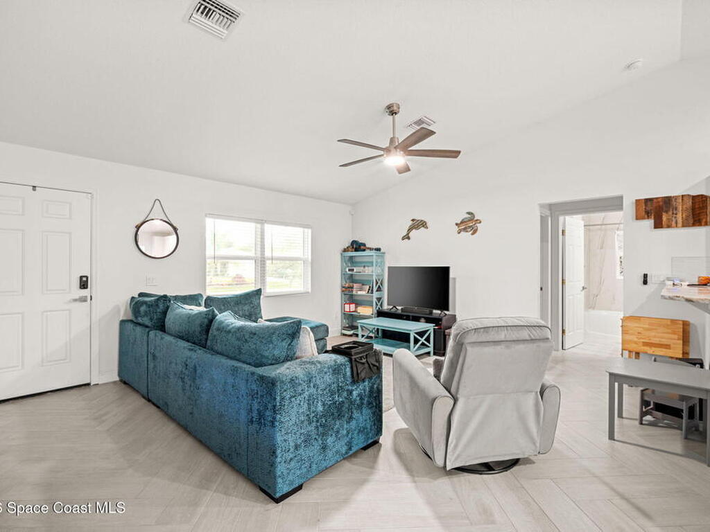 8615 102nd Court, Vero Beach, FL 32967