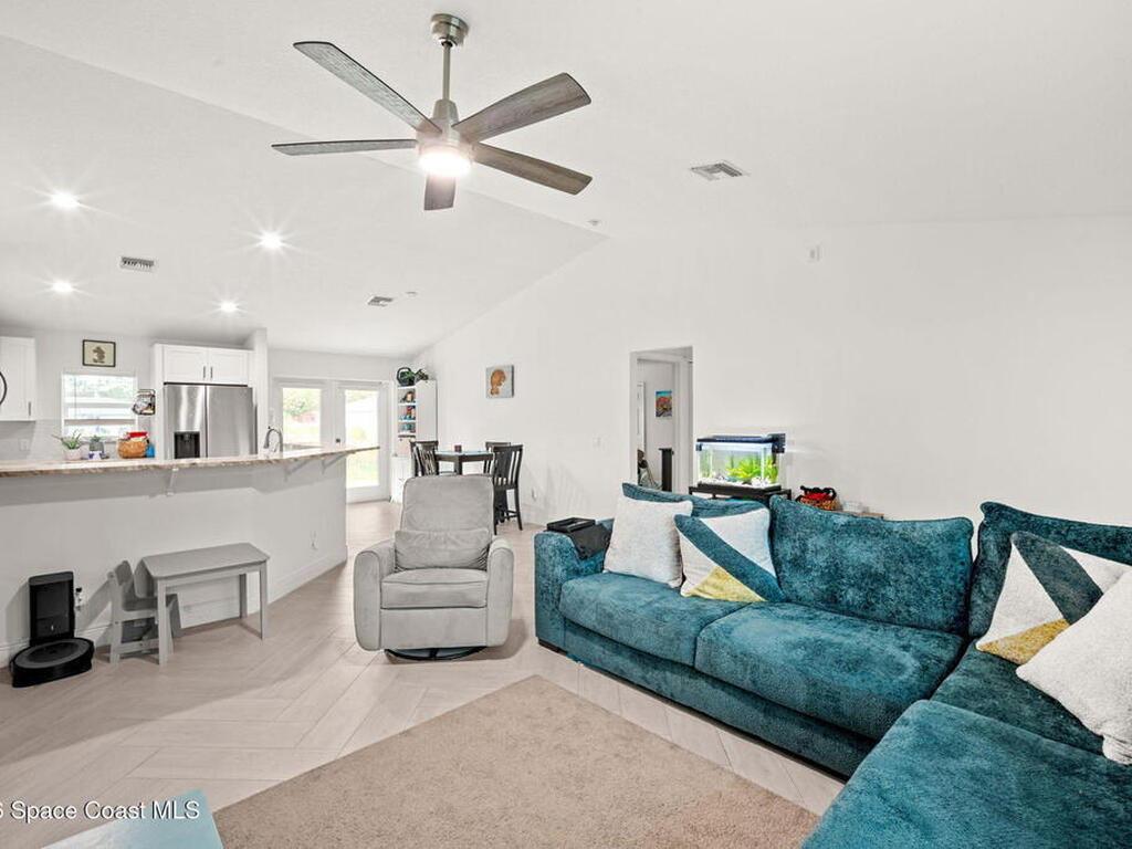 8615 102nd Court, Vero Beach, FL 32967