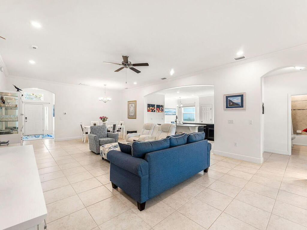 6435 Monserrat Drive, Vero Beach, FL 32967