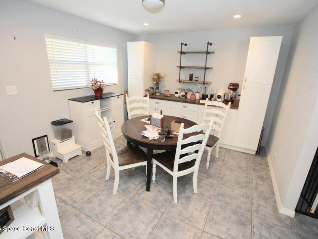 8205 93rd Avenue, Vero Beach, FL 32967