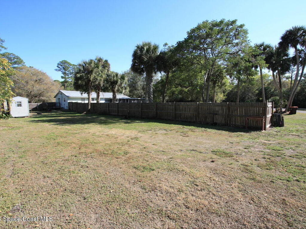 8205 93rd Avenue, Vero Beach, FL 32967