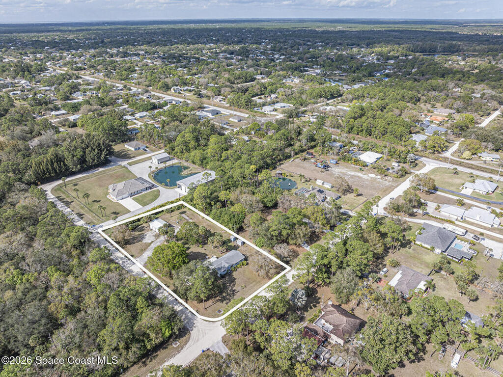 8205 93rd Avenue, Vero Beach, FL 32967