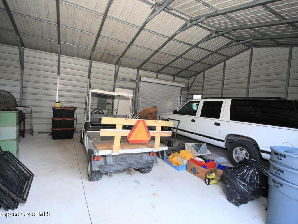 8205 93rd Avenue, Vero Beach, FL 32967