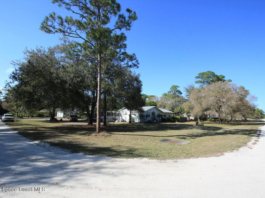 8205 93rd Avenue, Vero Beach, FL 32967