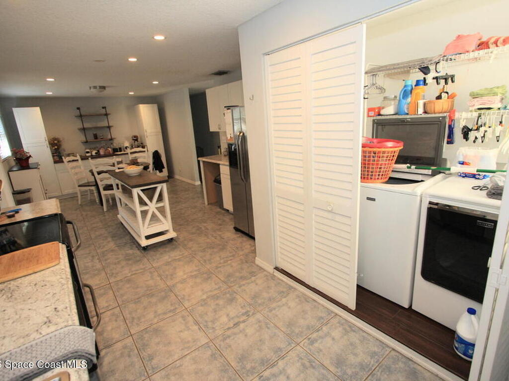 8205 93rd Avenue, Vero Beach, FL 32967