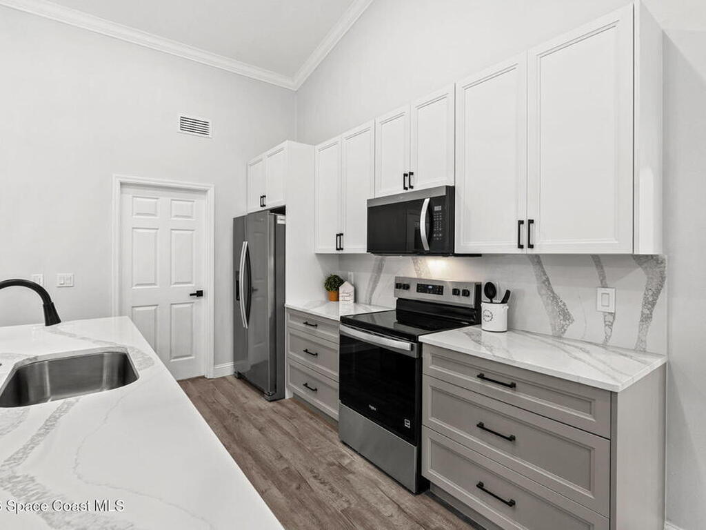 3050 Kershaw Court, Melbourne, FL 32934