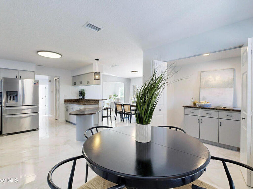 807 W Central Boulevard, Cape Canaveral, FL 32920