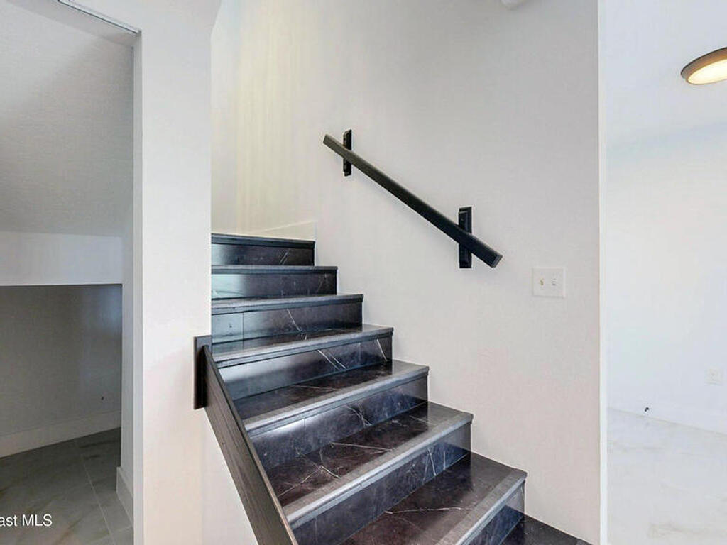 807 W Central Boulevard, Cape Canaveral, FL 32920