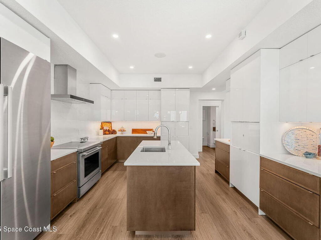 1081 S Atlantic Avenue, Cocoa Beach, FL 32931