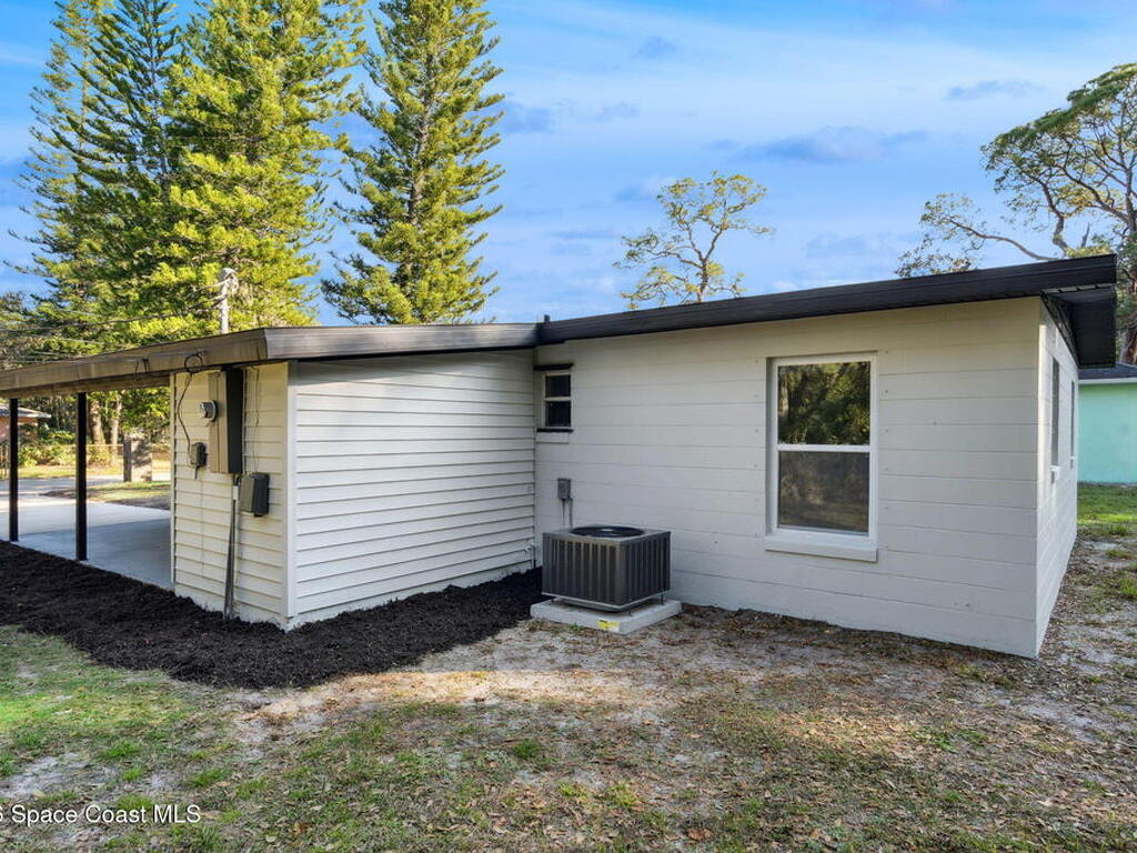 2720 Pineapple Avenue, Mims, FL 32754