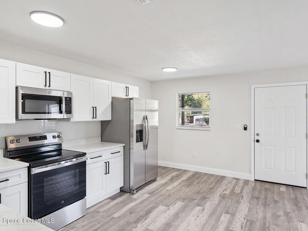 2720 Pineapple Avenue, Mims, FL 32754