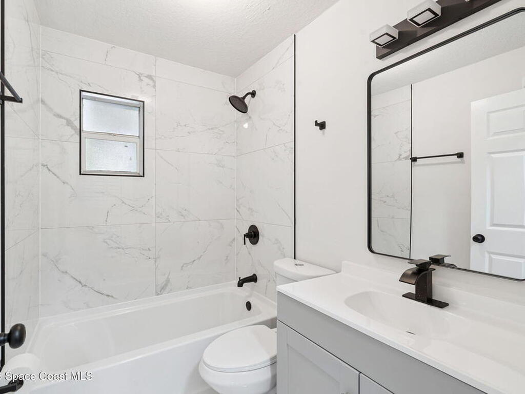 2720 Pineapple Avenue, Mims, FL 32754