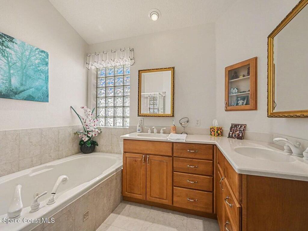 811 Glen Abbey Way, Melbourne, FL 32940