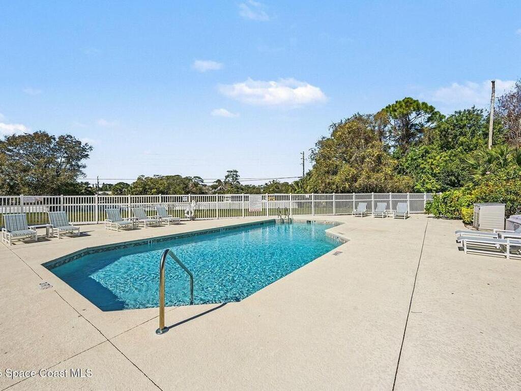 811 Glen Abbey Way, Melbourne, FL 32940