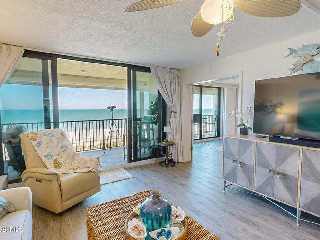 2815 S Atlantic Avenue, Cocoa Beach, FL 32931