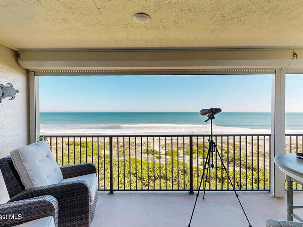 2815 S Atlantic Avenue, Cocoa Beach, FL 32931