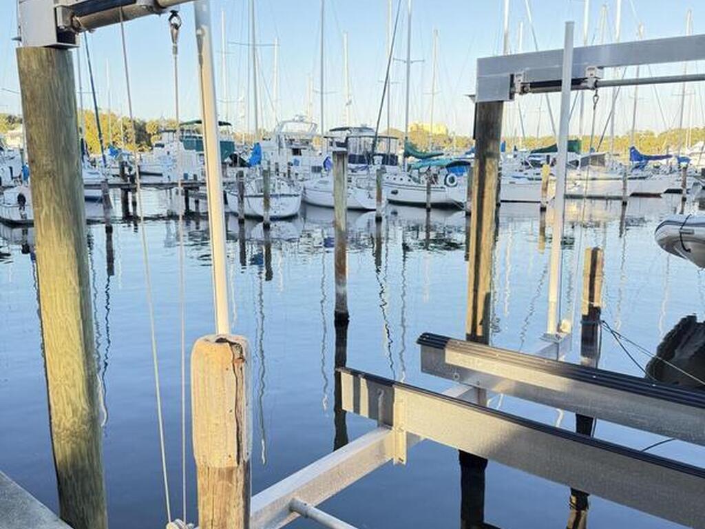 911 N Harbor City Boulevard, Melbourne, FL 32935