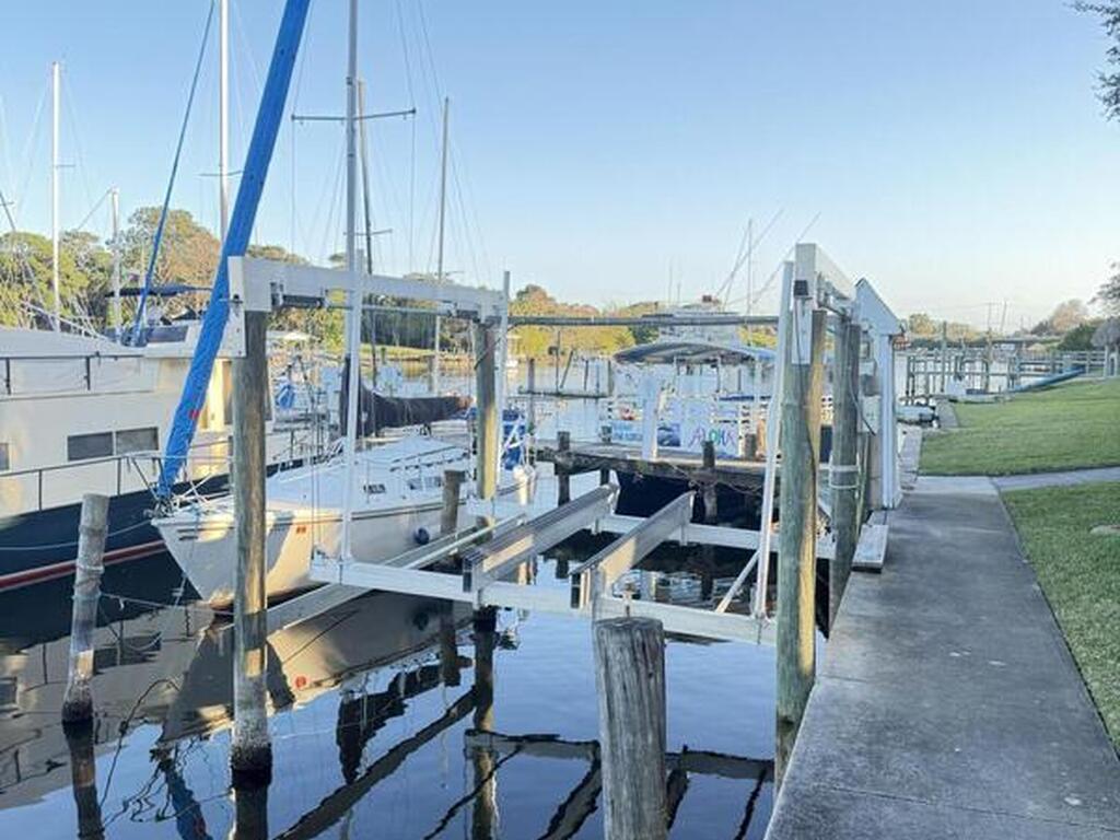 911 N Harbor City Boulevard, Melbourne, FL 32935