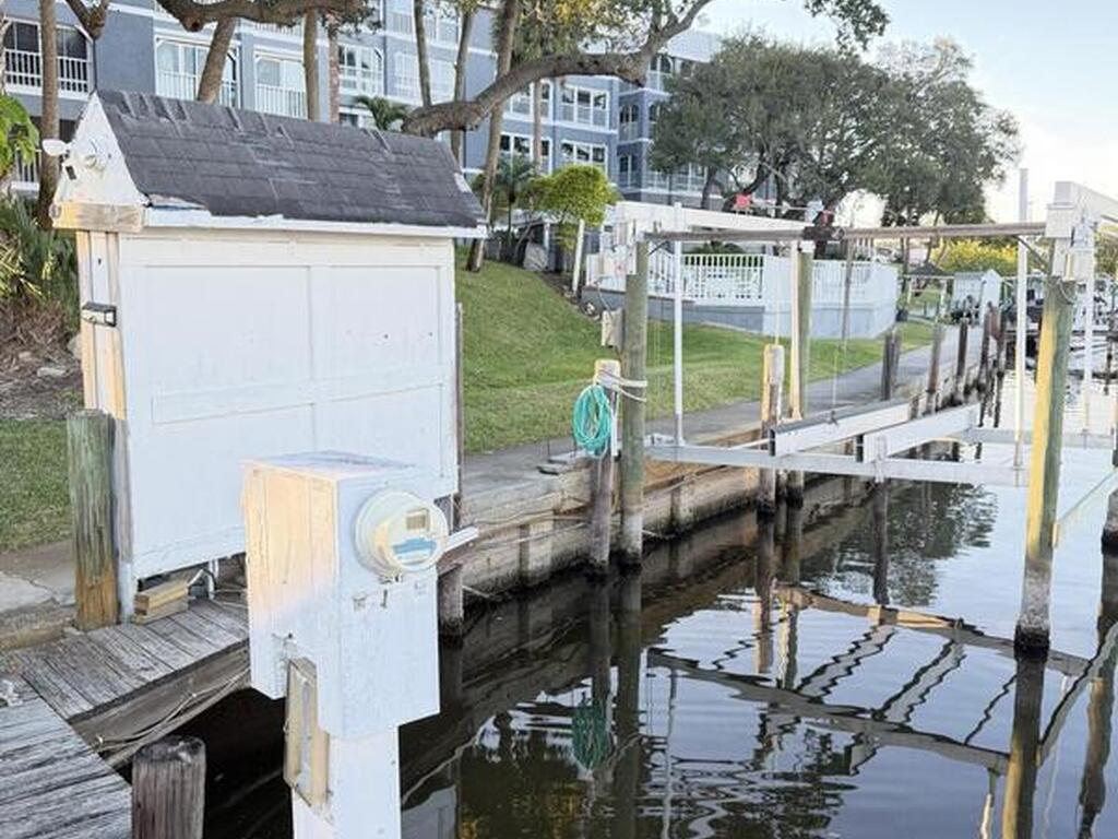 911 N Harbor City Boulevard, Melbourne, FL 32935