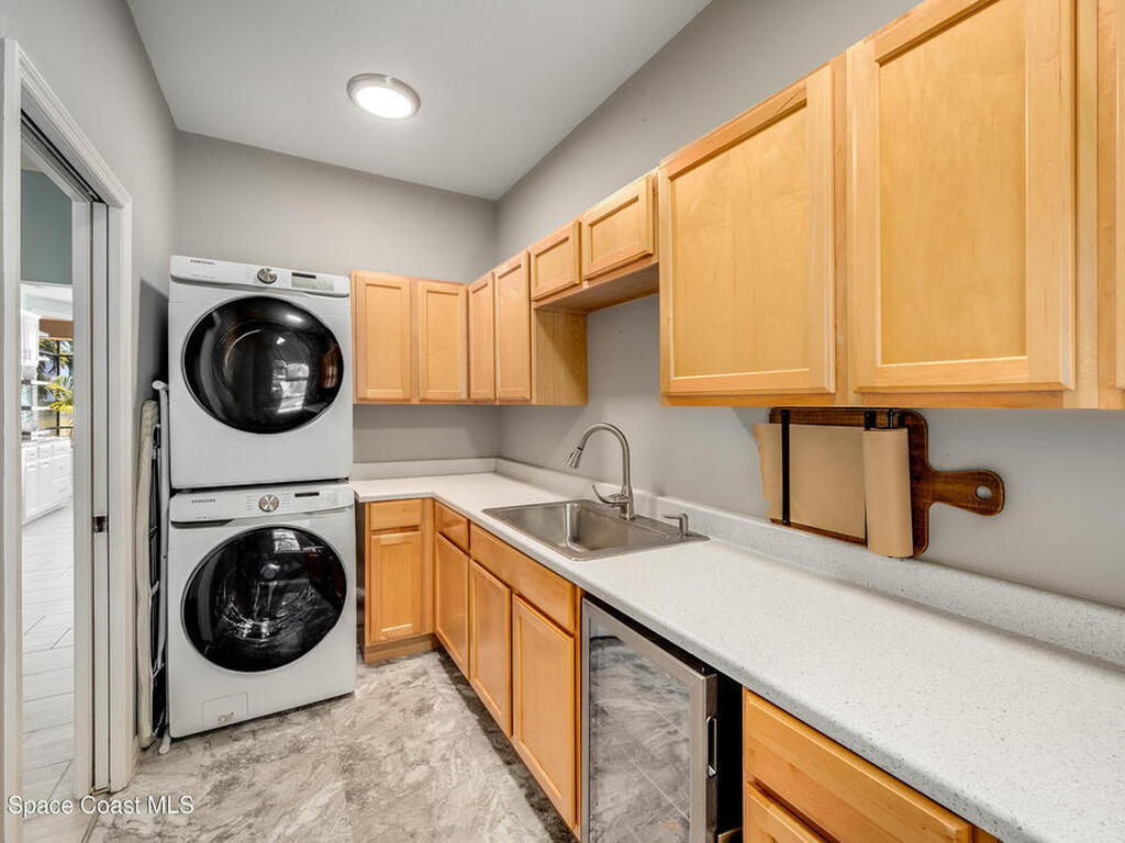 4070 S Tropical Trail, Merritt Island, FL 32952